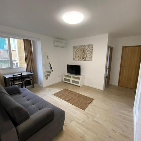 Apartament Universitate Apartment Bukares Bagian luar foto