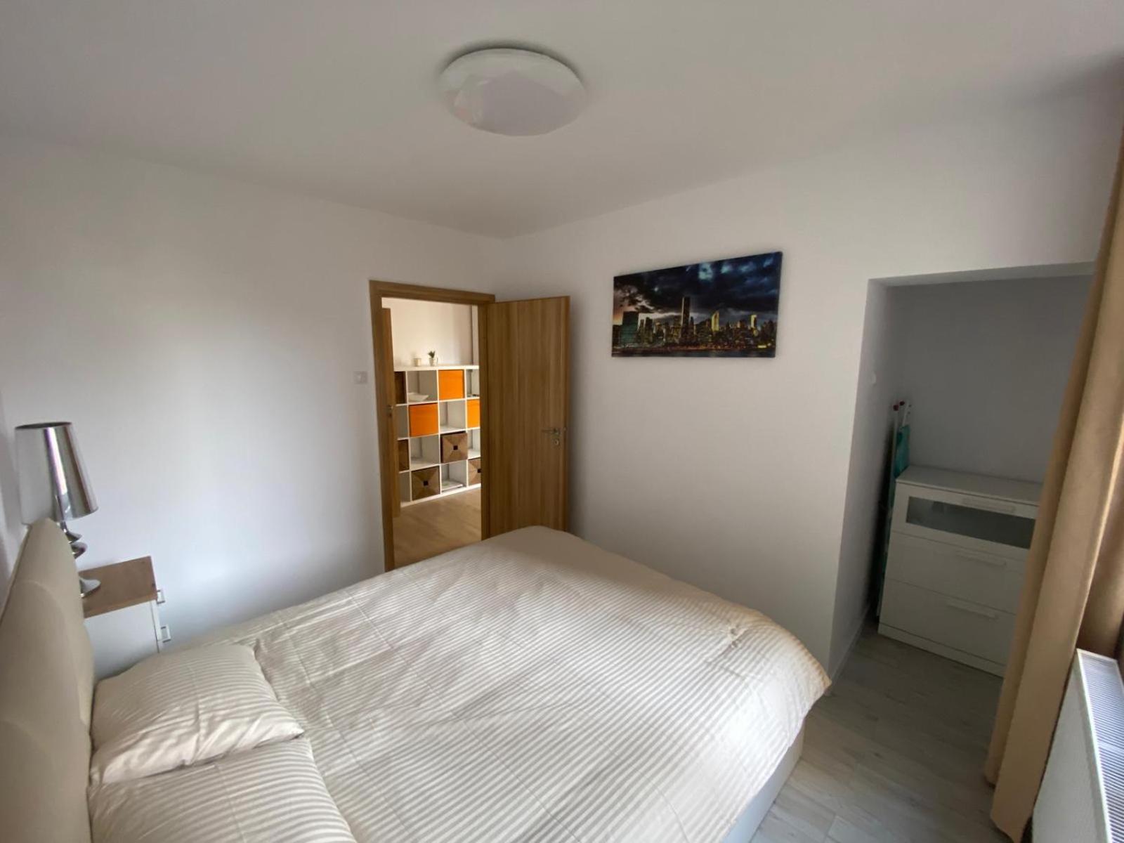 Apartament Universitate Apartment Bukares Bagian luar foto