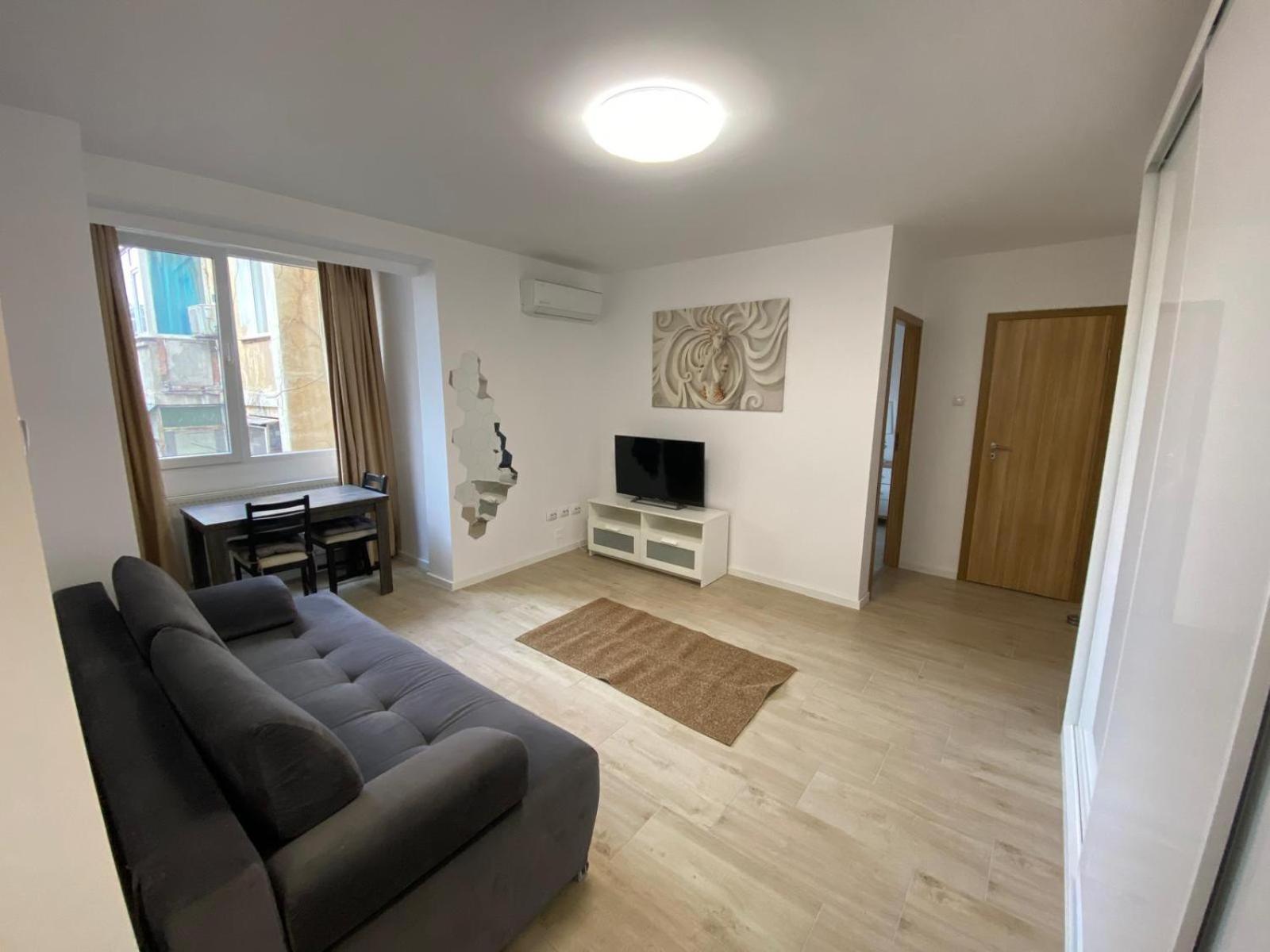 Apartament Universitate Apartment Bukares Bagian luar foto